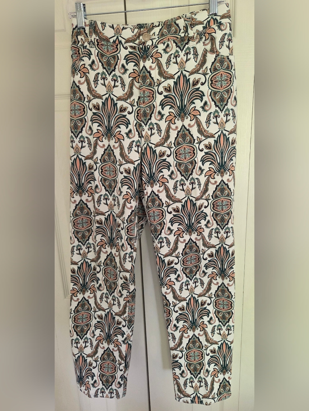 Chico's So Slimming Girlfriend Slim Leg Ankle Jeans Paisley Green Coral White